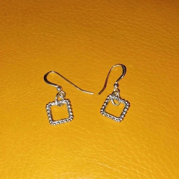 💙🌹 SILVER earrings - Picture 3 of 4